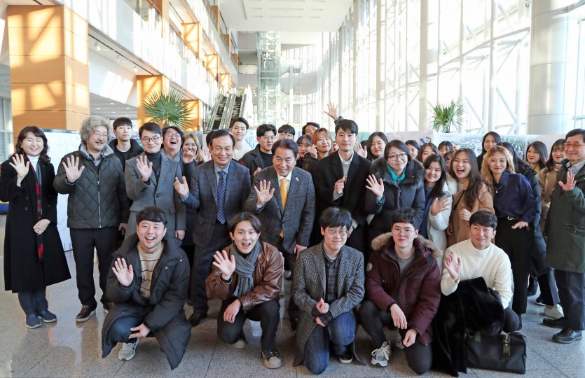 12일 용인시정연구원 전시회3.jpg
