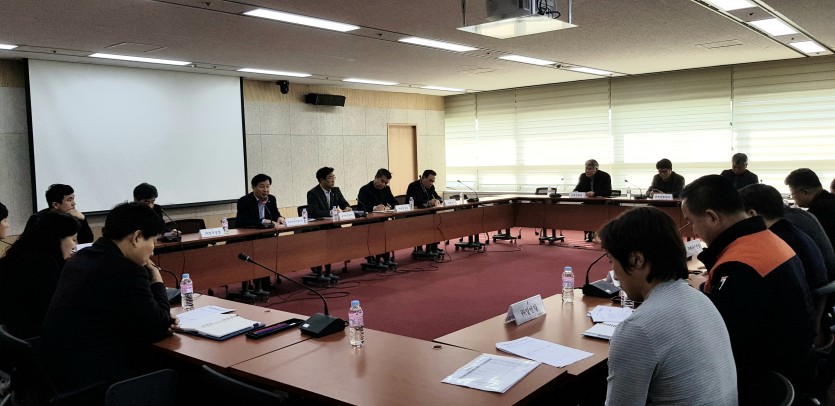 (사진) 29일 청소대행업체 14곳과 간담회.jpg