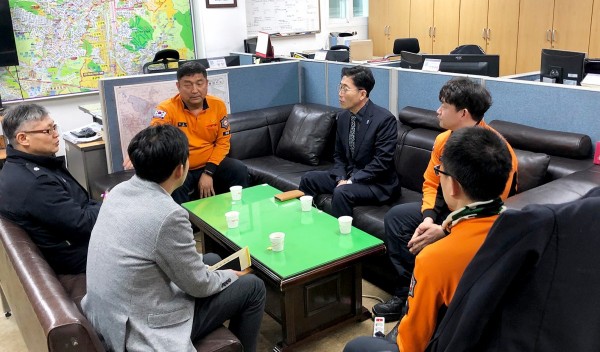(사진) 조정권 수지구청장 119안저센터 위문.jpeg