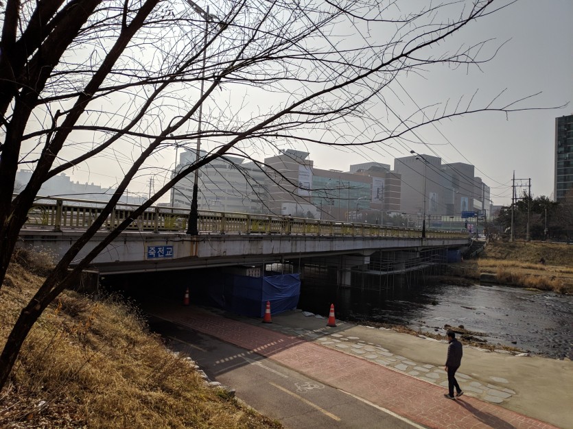(사진) 내진보강공사가 진행될 죽전교.jpg