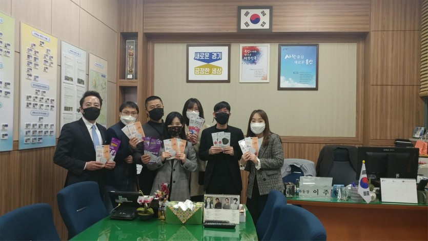 (사진) 상하동 직원들 마스크 25장 기부.jpg