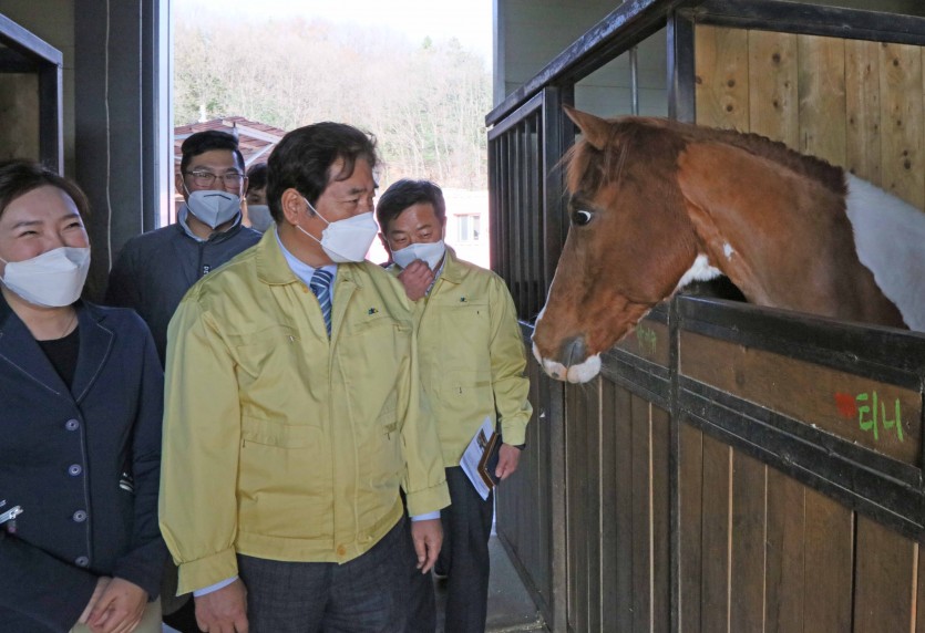 27일 청년 농가 격려 방문(용인포니클럽).jpg