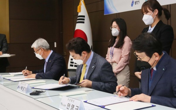 용인시·하나은행 소상공인 특례보증 매칭출연 협약식 (4).JPG