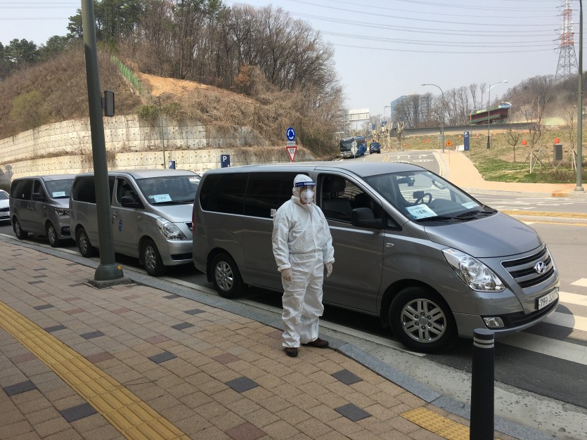 입국자 이송2.JPG