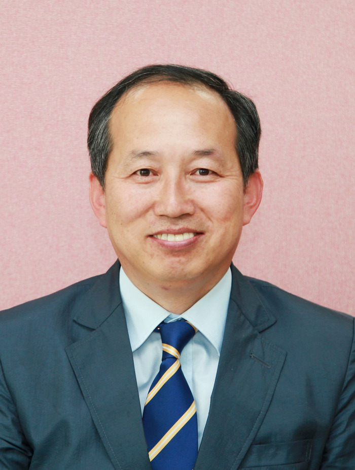 소설가 박현식.jpg