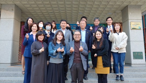 보도자료 사진(이재정교육감과 함께)..jpg