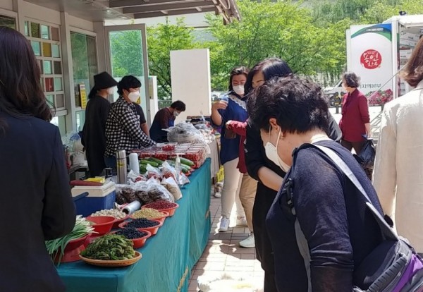 로컬푸드 직거래 장터.jpg