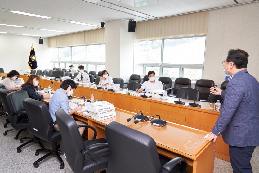 20200605 의원연구단체 참예산 특강-05.jpg