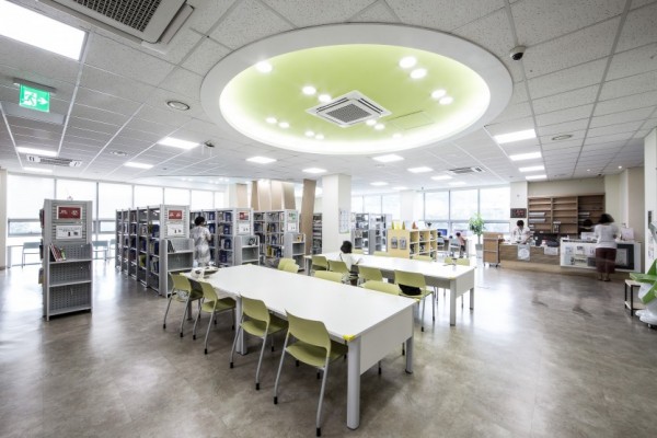 1. 청덕도서관 내부사진.jpg