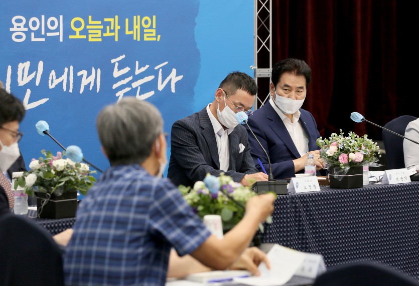 용인의 오늘과 내일 시민에게 듣는다 특별대담회 (3).JPG