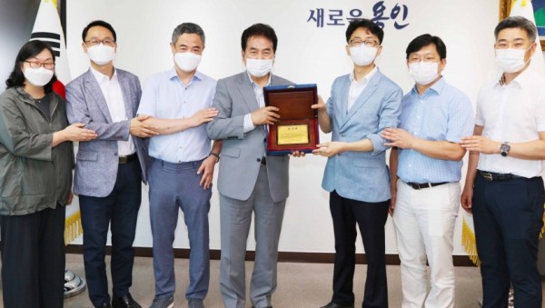 15일 성복롯데 감사패 전달식3.jpg