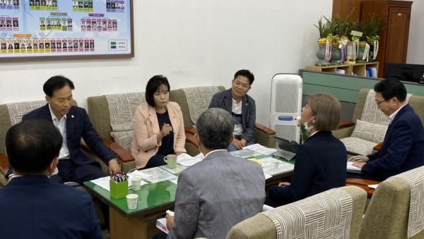 200730 정윤경 의원, 경기도교육청 민주시민교육과 담당자 정담회 실시.jpg