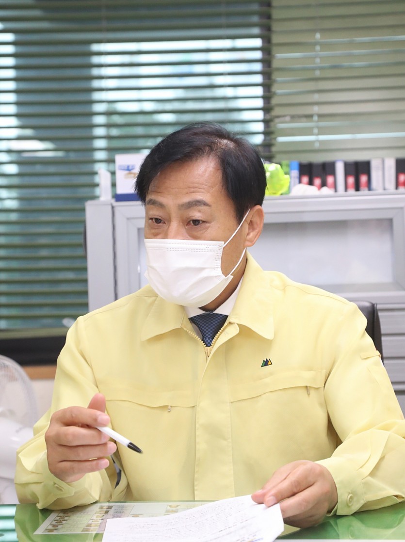 200803 장현국 의장, 31개 시군 호우경보 관련 선제조치로 추가피해 최소화 당부 (1).jpg