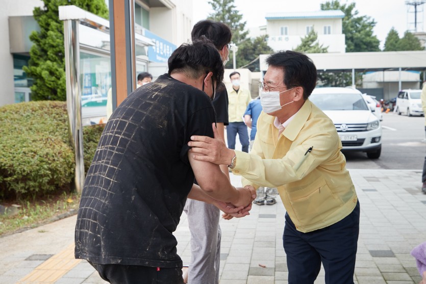20200804 용인시의회, 백암면 등 수해 복구 현장 방문(3).jpg