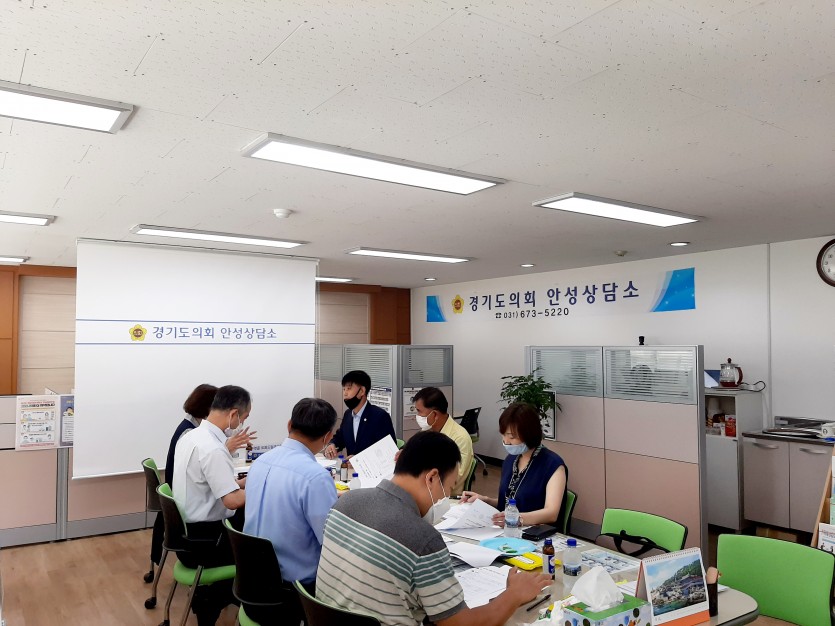 200824 양운성,백승기의원,안성상담소에서안성교육 주요사업 정담회 사진1.jpg