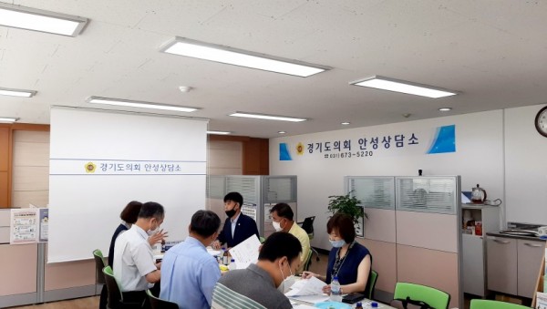 200824 양운성,백승기의원,안성상담소에서안성교육 주요사업 정담회 사진1.jpg