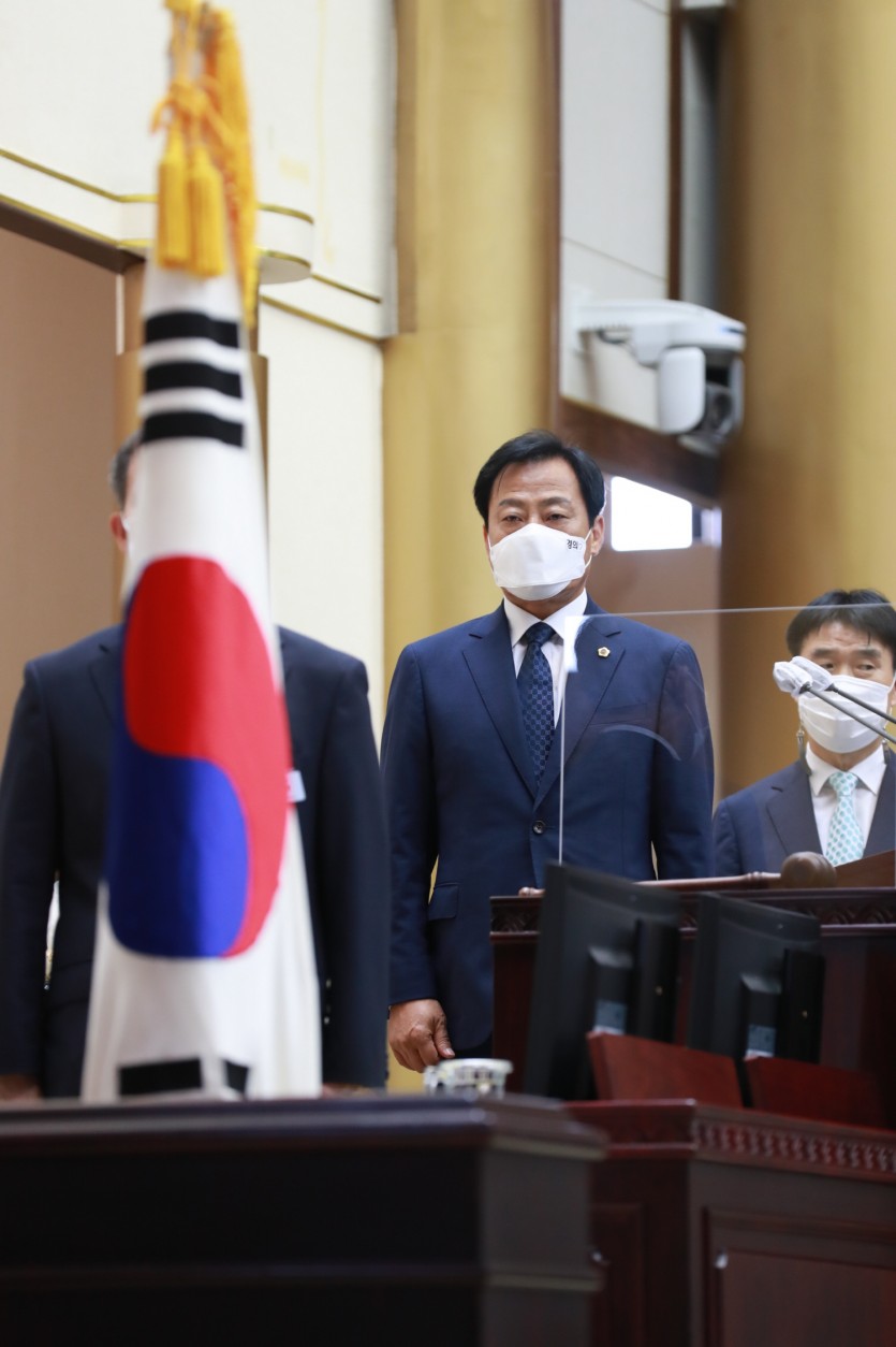 [사진추가]200901 장현국 의장, 제346회 임시회 개회사 통해 코로나 극복위한 공동노력 강조 (3).jpg