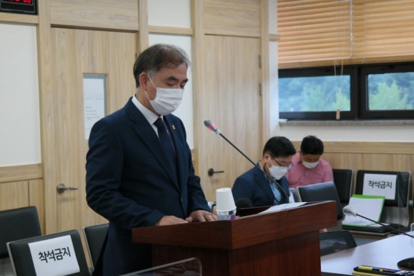 200902이원웅의원,경기도 전통시장 및 상점가 육성을 위한 조례 사진.jpg