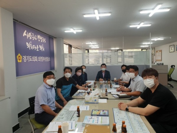 200907 권재형 의원, 의정부 추동배드민턴장 시설물 환경개선 등 지원방안 논의.jpg