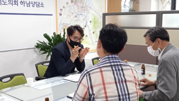 200921 추민규 의원, 학교 탈의실 개선사업 예산확보 정담회.jpg