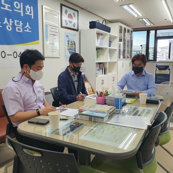 200928 정희시 의원, 군포시 사업추진 현황보고 및 한국전통궁도 전수지원시설 설치 관련 면담.jpg