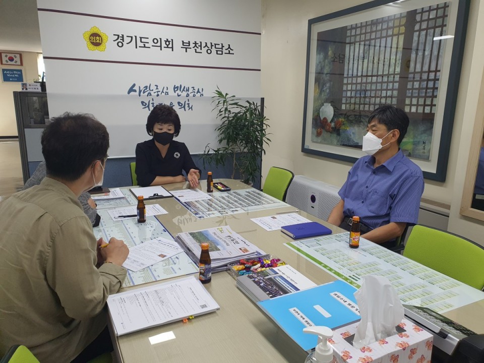 200923황진희- 경기도교육청 건물 부천학생교육원 양추진 앞장서 사진2.jpeg