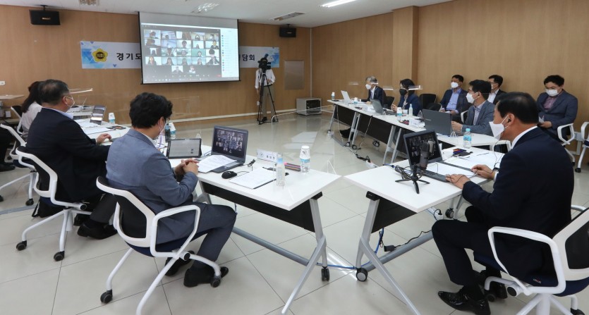 201006 장현국 의장, 파주시청소년교육의회 청소년과 온라인 정담회 진행 (2).jpg