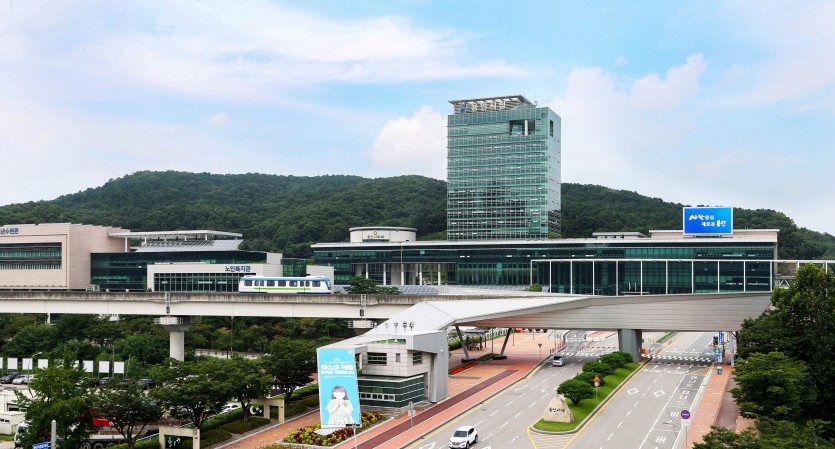 (사진) 사랑중심새로운용인시청전경(9월).jpg