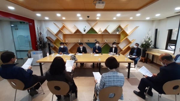 201007 배수문 도의원, 과천 지역 학교운영위 위원들과 정담회 개최.jpg