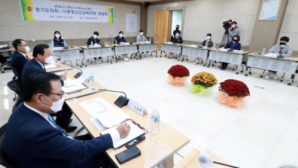 201015 장현국 의장, 시흥청소년교육의회 찾아가는 현장도의회 실시 (1).jpg