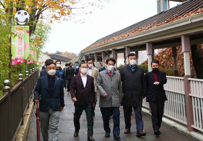 (사진) 3-2 1일 처인구 포곡읍 에버랜드 방문 모습.jpg