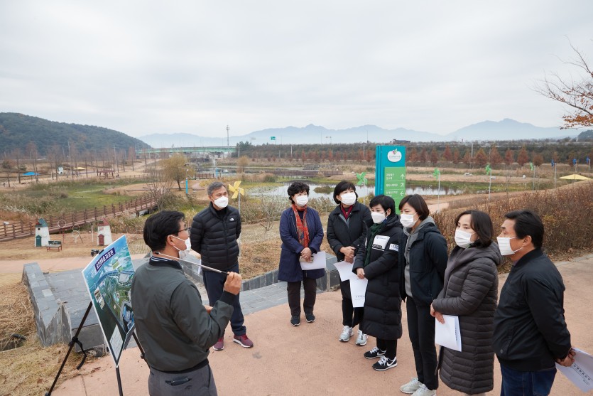 20201106 용인시의회 경제환경위원회, 2020년도 제2차 정례회 대비 교육 실시(3).jpg