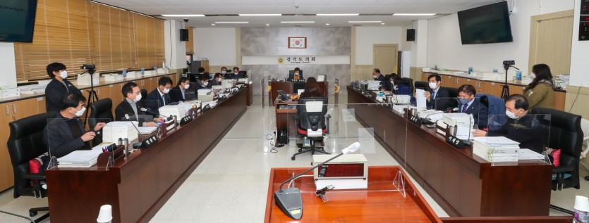 201125 기획위, 경기도 남북교류협력의 증진 및 운용에 관한 조례 개정안 위원회안 통과.jpg