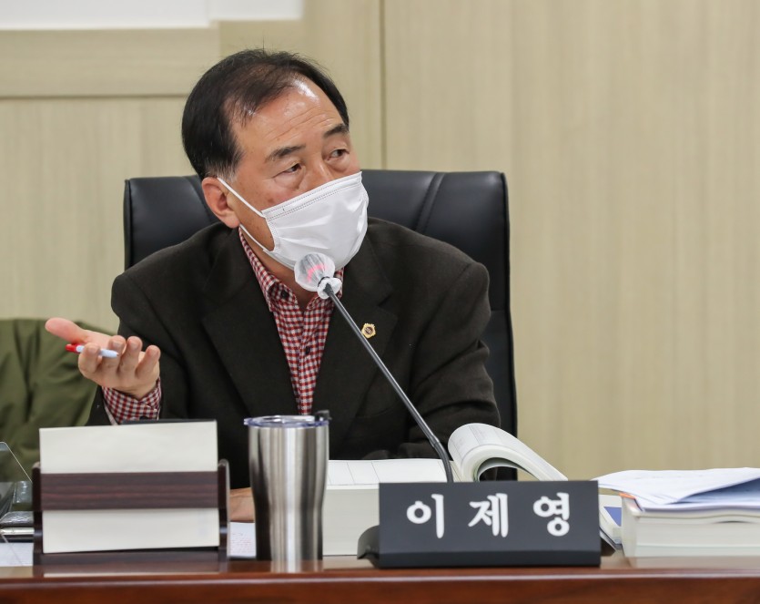 201125 기획재정위, 도정발전 연구용영비 증액이유 지적 및 개선방안 요구_이제영 의원.jpg