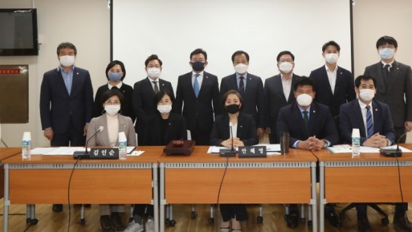 201103 안혜영 위원장, “도민의 눈높이로 철저히 검증할 것”1.jpg