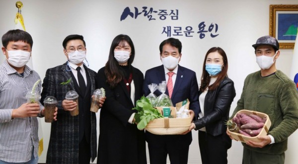 청년농업인 생산농산물 나눔기부(1).jpg