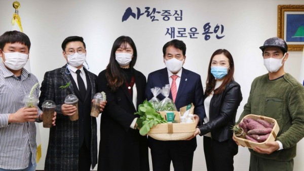 청년농업인 생산농산물 나눔기부(1).jpg