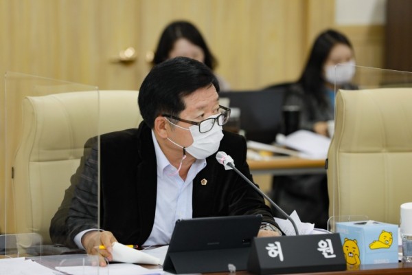 201112 허원 의원, 킨텍스 행감에서 자회사 간접고용 지적.jpg