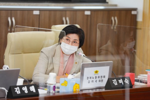 201113 김미숙의원, 경기도일자리재단 행감서 일자리창출 및 취업지원 정체성 확립 강조.jpg