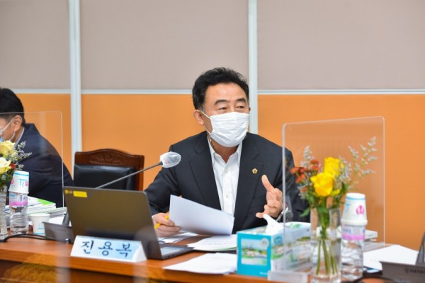 20201116 진용복 부의장, 과수화상병 예방 및 농촌마을 공동농장 활성화 거듭 촉구 (1).jpg