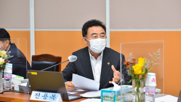 20201116 진용복 부의장, 과수화상병 예방 및 농촌마을 공동농장 활성화 거듭 촉구 (1).jpg