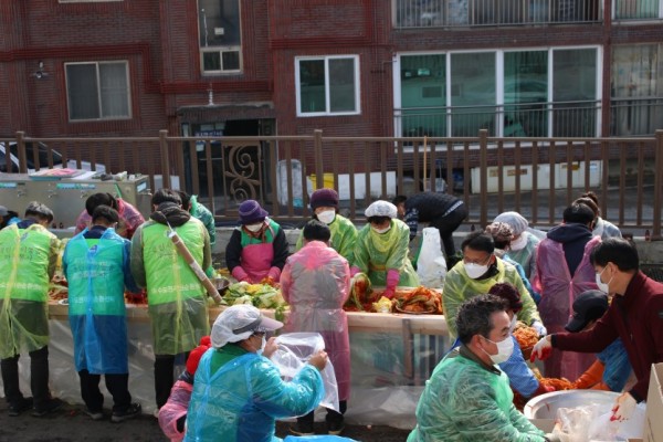 이동읍 김장행사 사진2.JPG