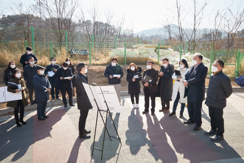 20201201 행정사무감사 현지확인-자치행정위원회(2)-반려동물 종합복지센터.jpg