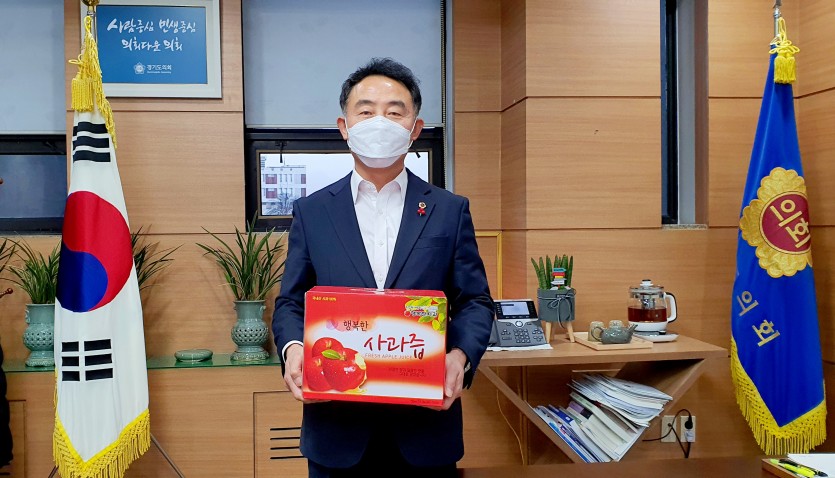 진용복 부의장, 사회적경제기업 응원 캠페인 핸드인핸드 동참.jpg