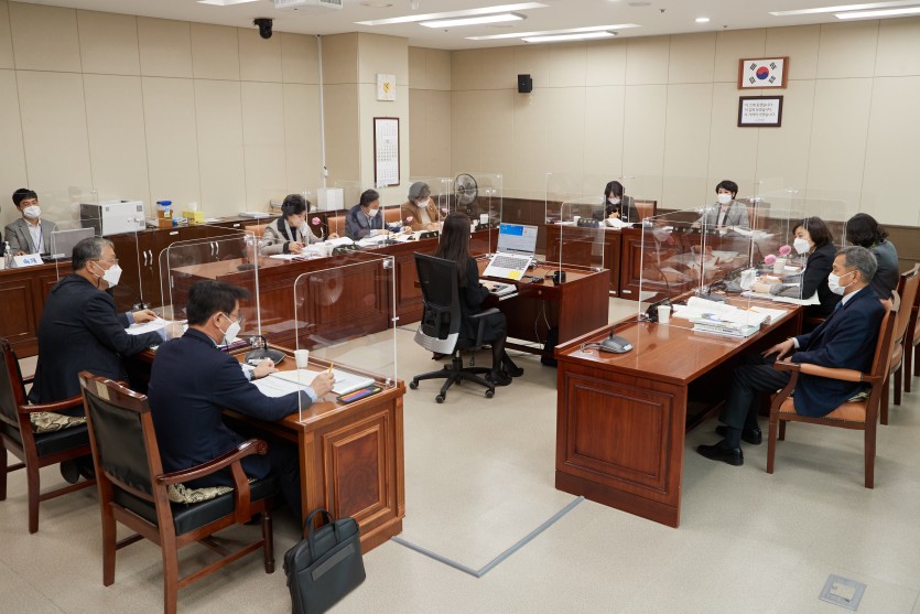 20201202 제249회 제2차 정례회-행감 7일차(6)-경제환경위원회.jpg