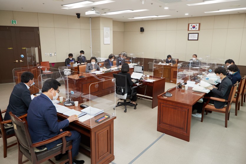 20201202 제249회 제2차 정례회-행감 7일차(8)-도시건설위원회.jpg