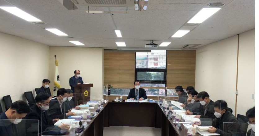 201211 성준모 의원, 제4회 입법정책위원회 회의 주재.jpg