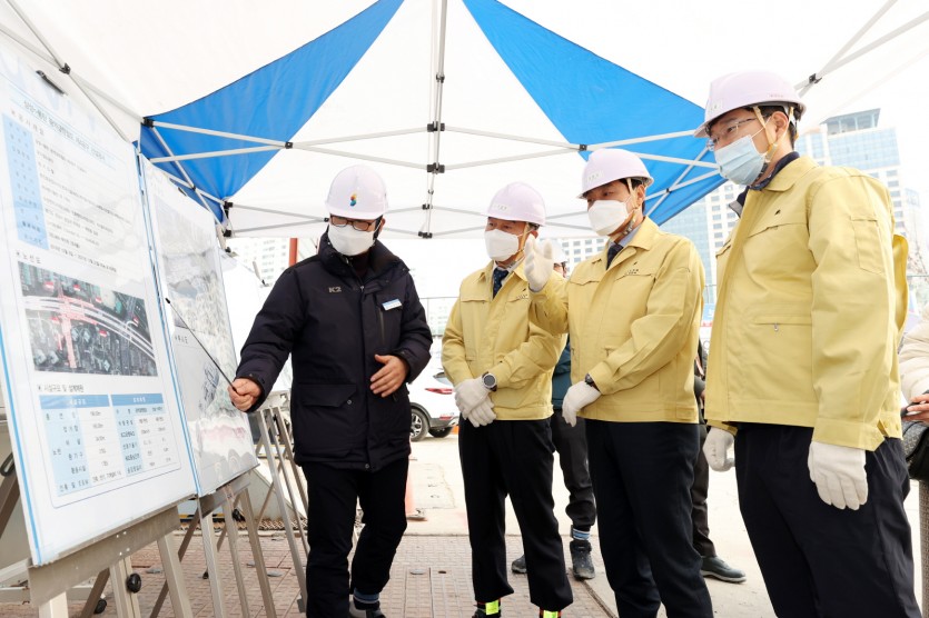 201211 장현국 의장, GTX-A노선 성남역 공사현장 점검 실시 (1).jpg