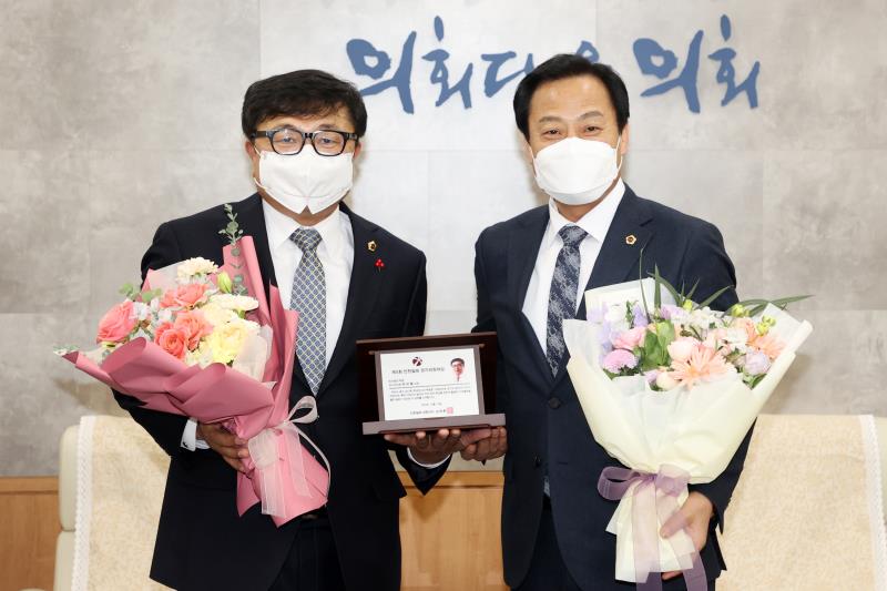 201216 박관열 의원, 제5회 경기의정대상 예산절감 부문 대상 수상.jpg