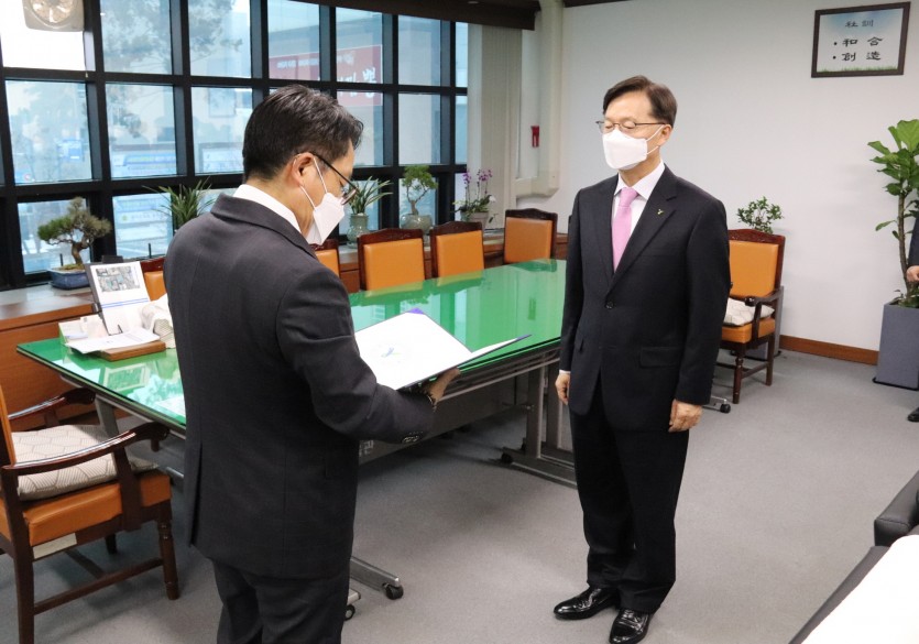 도시사업본부장임명장.jpg